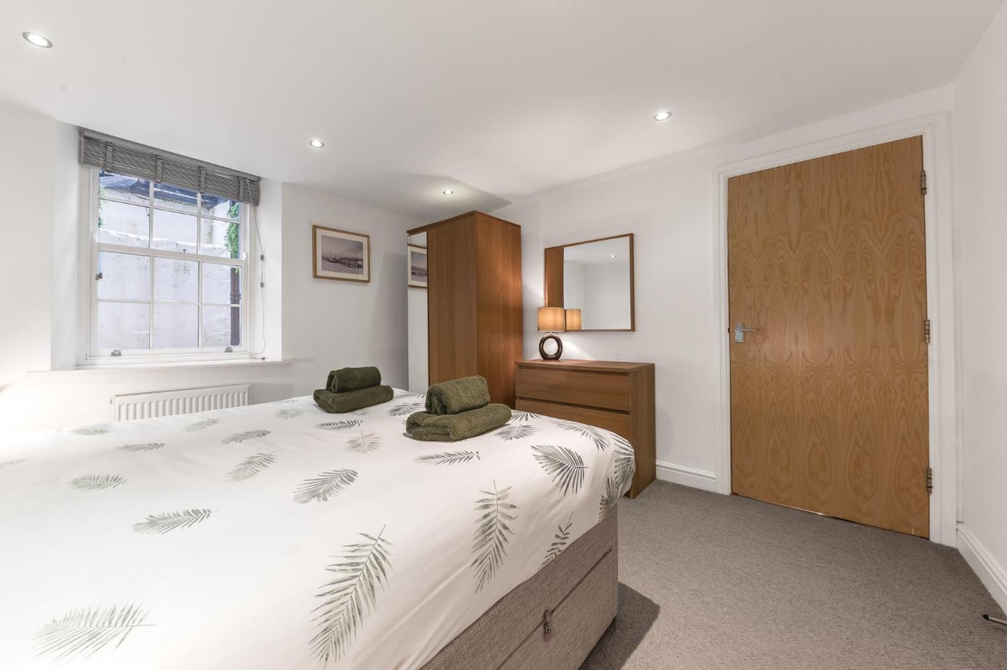 Chaucer'S Retreat, Chaucer House, Keswick Apartment Keswick  Bagian luar foto